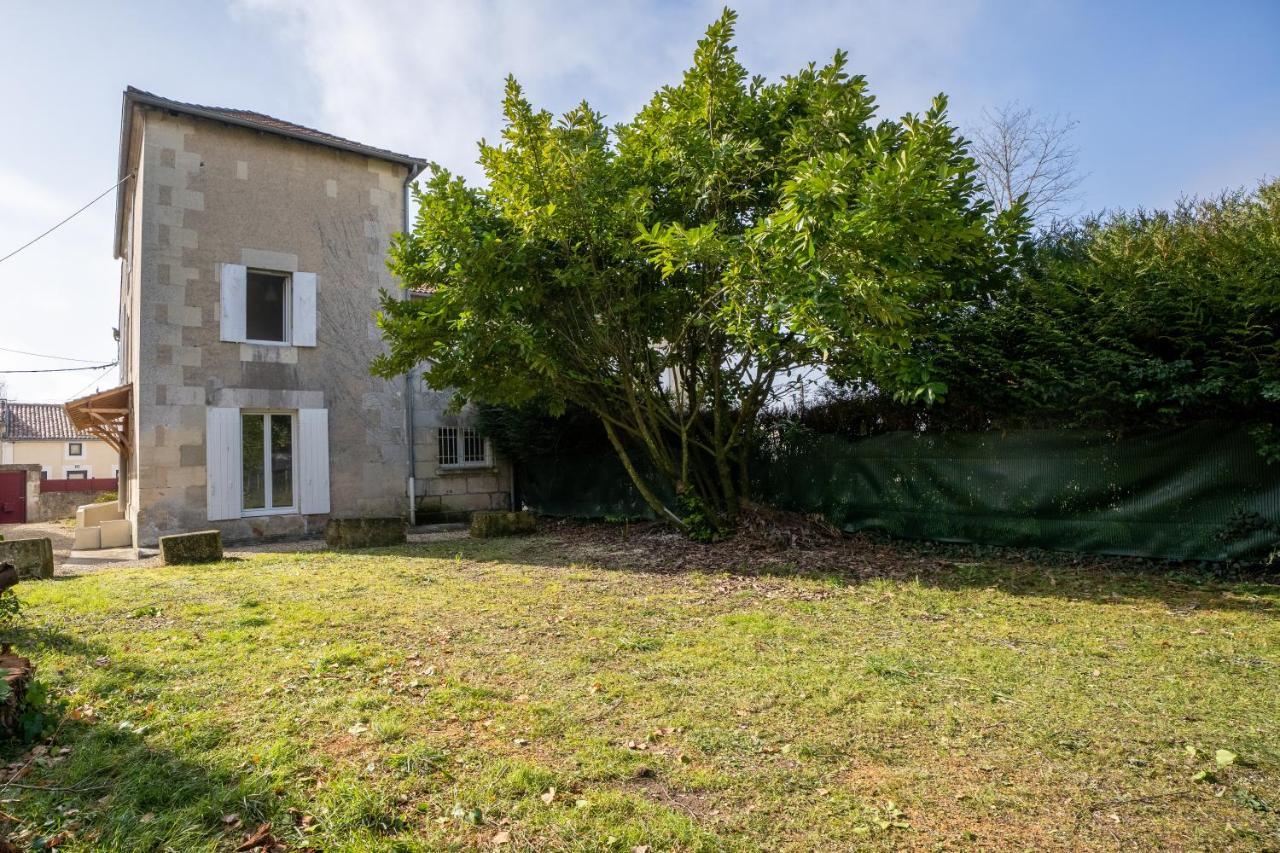 Maison De Ville Avec Jardin "La Coquette" Jonzac Exterior photo